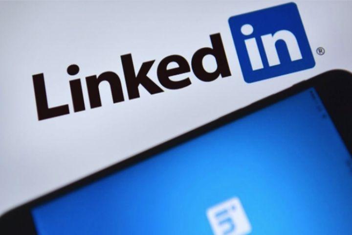 linkedIn-hits-1-billion-members-introduces-ai-job-search-tools