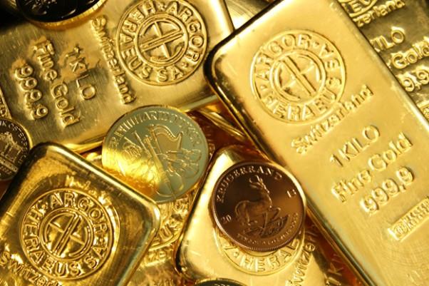 Central Banks Cut U.S. Treasury Holdings and Boost Gold Reserves in Historic Shift