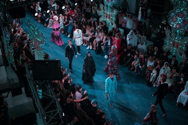 Paris Fashion Week Trends: Statement Coats, Bigger Shoulders, and Sharp Tailoring