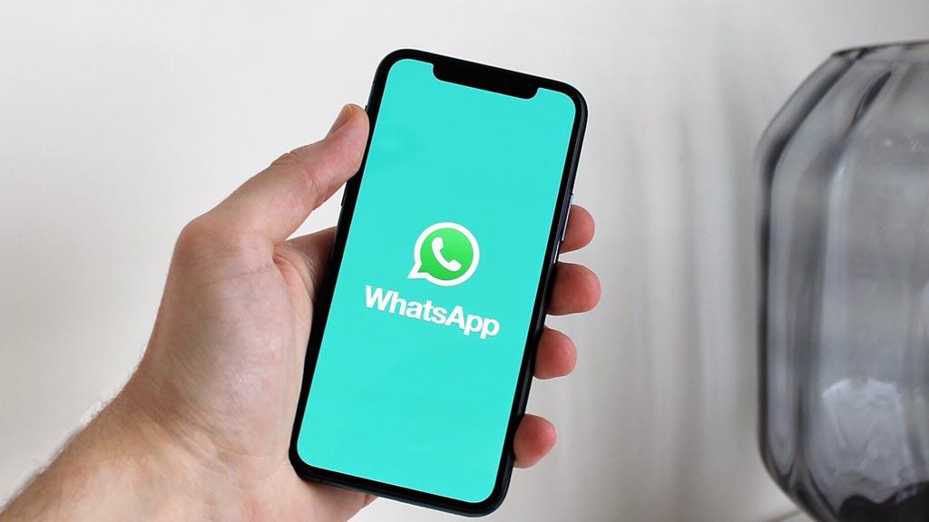 whatsapp-allows-users-send-100-photos-videos