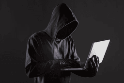 Mysterious Phone Crashes Uncover Sophisticated Cyber Attack