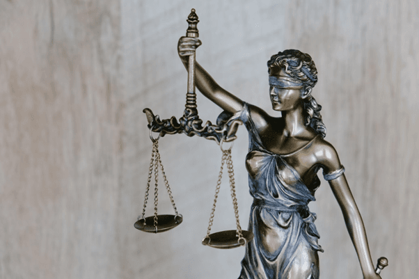 Embezzler Exposed: Delray Beach Legal Assistant Allegedly Steals $390K to Feed “Spending Problem”