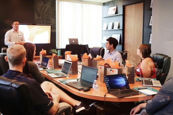 AI at the Executive Table: Redefining Leadership Strategies in 2025