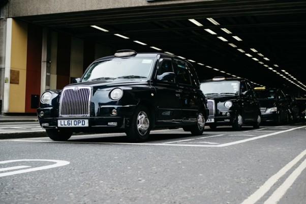 London Prepares for Robotaxis: Black Taxis Glimpse the Future of Urban Transport
