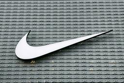 Is Nike gaining momentum for its hike in stock price in terms of the third quarter performance (Q3)?